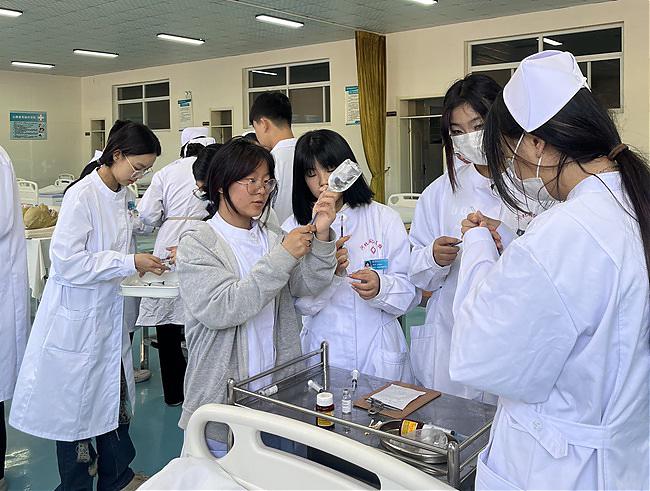 河北同仁醫(yī)學(xué)中等專業(yè)學(xué)校2025年招生簡章 圖3